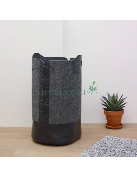 Portabiancheria fatto a mano in feltro e poliuretano