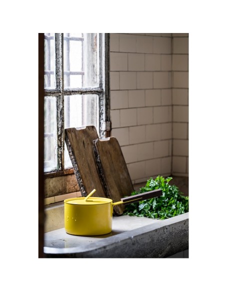 The Sausepan - casseruola antiaderente con coperchio e manico wengè design Lara Caffi Lara