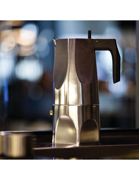 Caffettiera in alluminio  Ossidiana 3 tazze Alessi di Mario Trimarchi