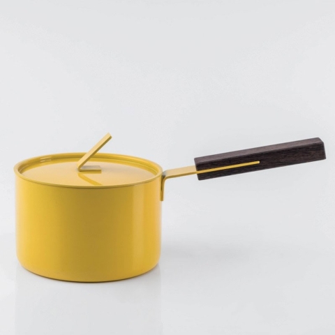 The Sausepan - casseruola antiaderente con coperchio e manico wengè design Lara Caffi Lara