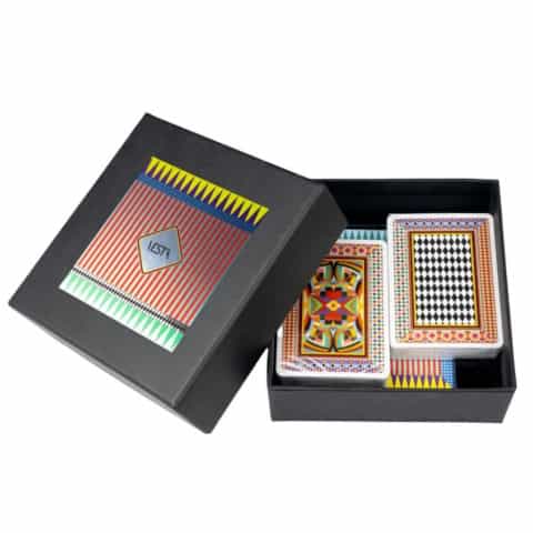 Set carte da gioco multicolor con block notes e matita